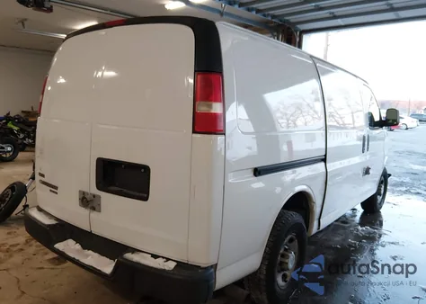 2011 Chevrolet Express 2500 Work Van z USA, uszkodzony, nr VIN 1GCWGFCA4B1129577